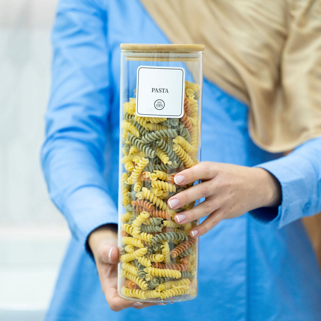 Round clear borosilicate glass storage jar with a natural bamboo airtight lid for pantry organisation. — view 2