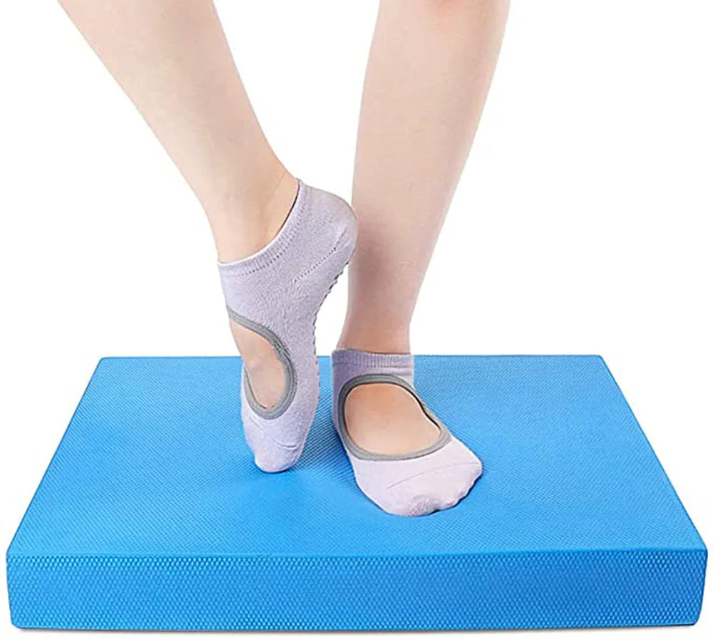 Blue TPE yoga balance pad with non-slip surface and included fitness resistance band. — view 2