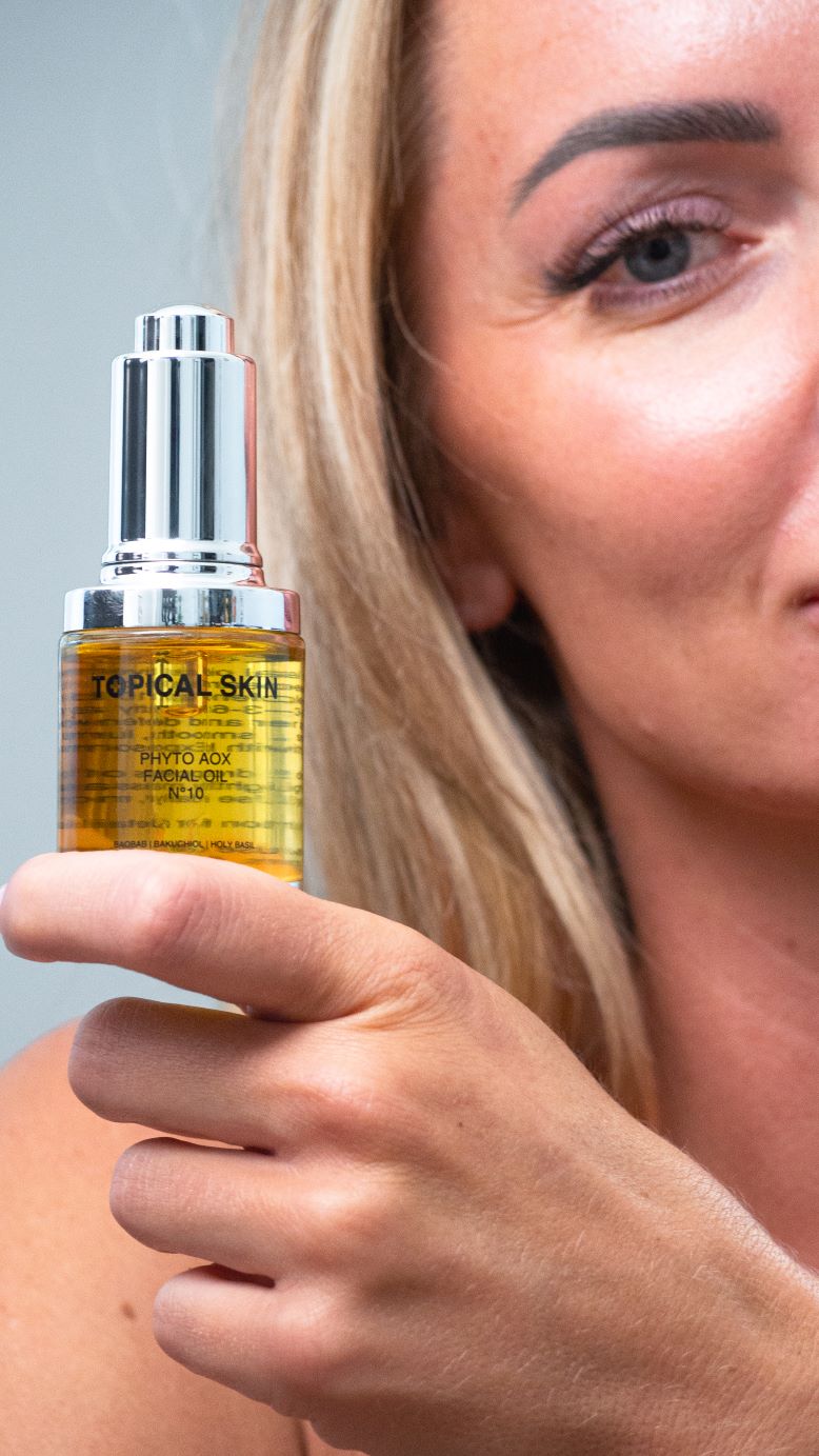 Phyto AOX Facial Oil N°10 in a glass dropper bottle, nourishing clean skincare face serum. — view 2