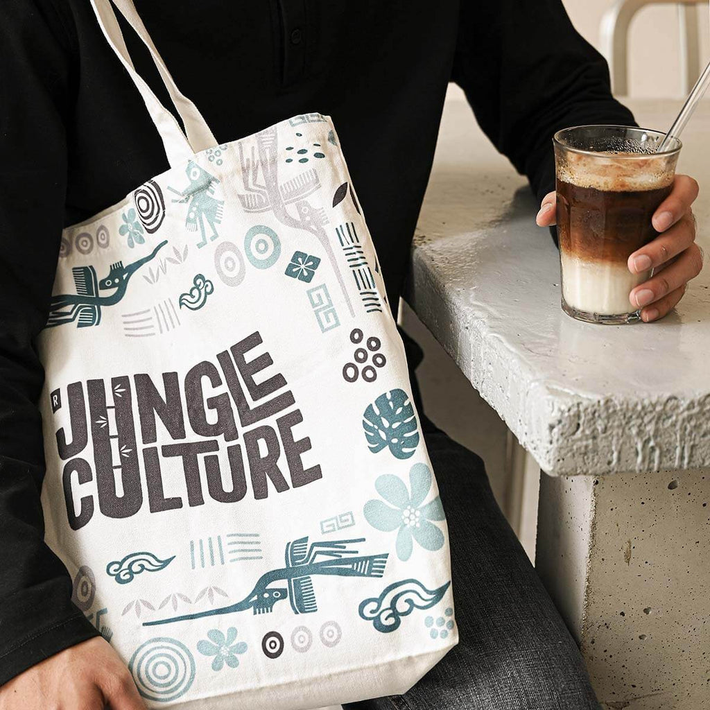Foldable reusable canvas tote bag with long shoulder straps made of sustainable organic cotton blend — view 5