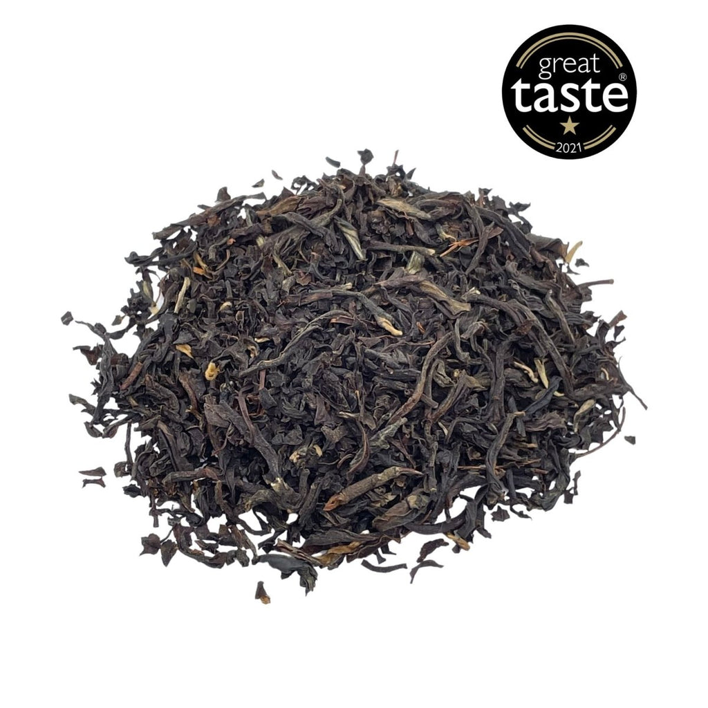 Camellios English Breakfast loose leaf black tea blend shown in its natural raw dried state