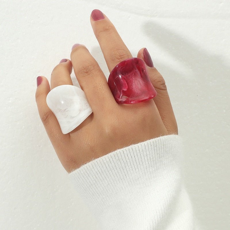 Chunky square acrylic resin rings in marbled emerald green and crisp arctic white. — view 4