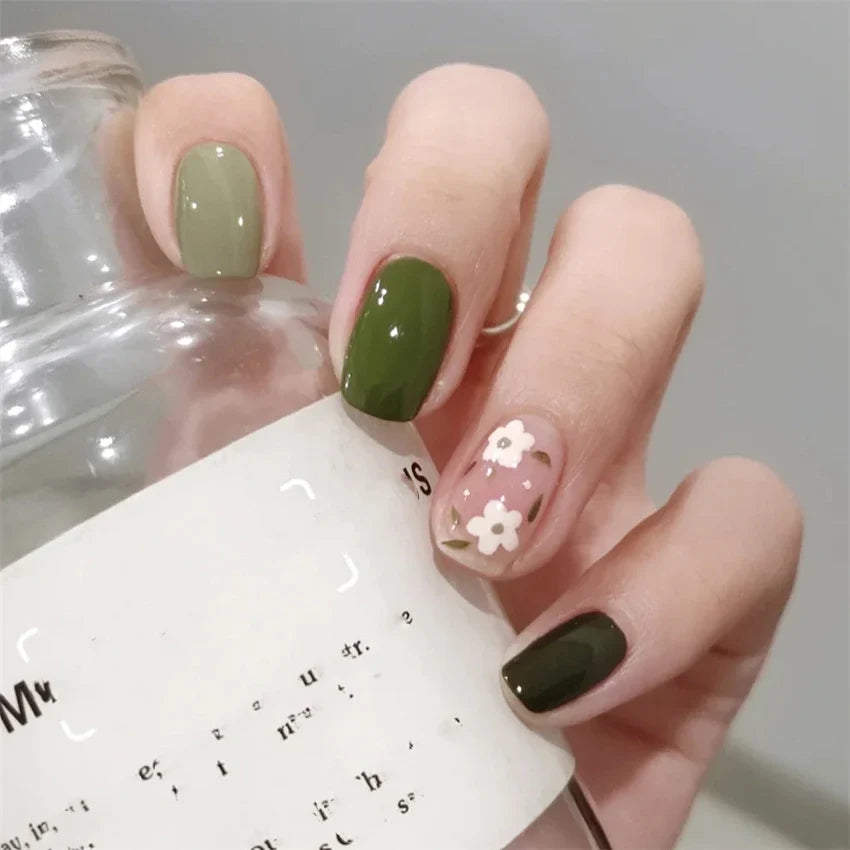 White Small Flower Acrylic Press-On Nails-2