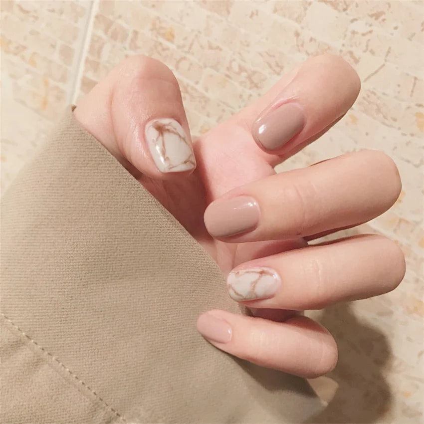 White Small Flower Acrylic Press-On Nails-12