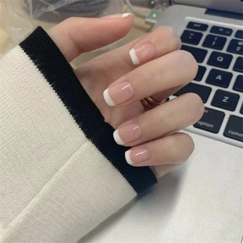 White Small Flower Acrylic Press-On Nails-15