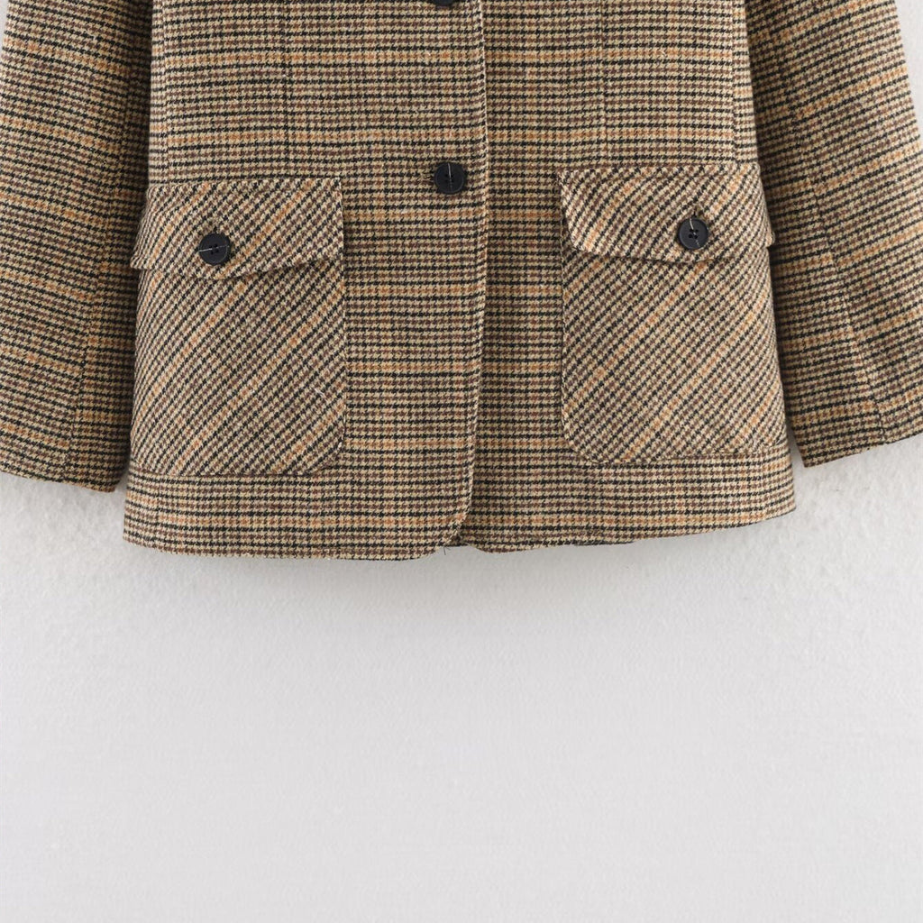 Oversized womens houndstooth plaid blazer in earthy tones with broad notched lapels and flap pockets — view 3