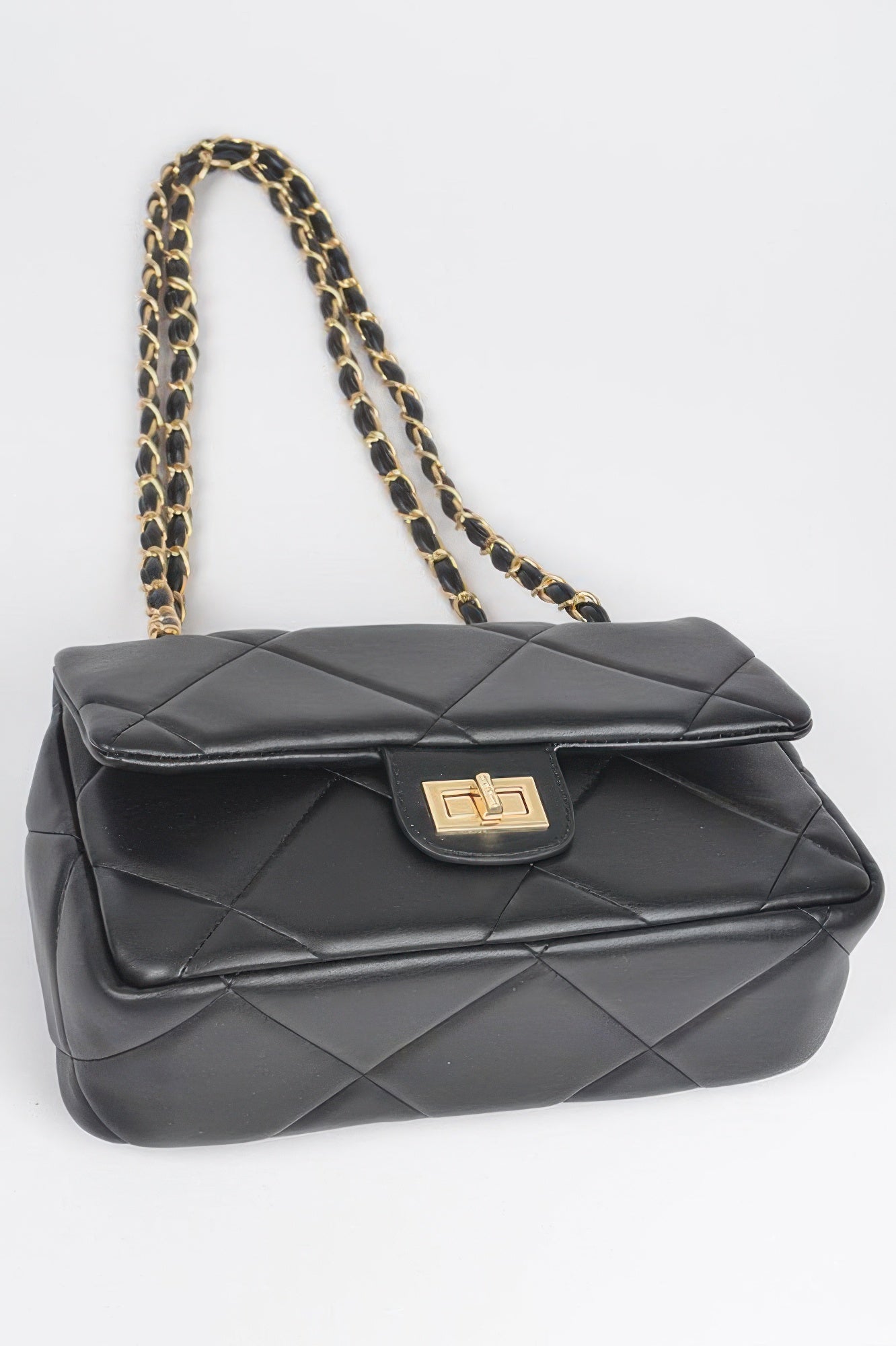 Little Italy rhinestone evening clutch in a sparkling heart-shaped silhouette with a metal frame — view 4