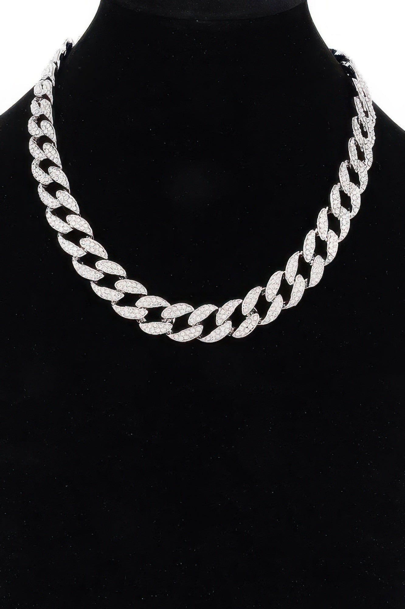 Bold silver-tone Hell's Kitchen statement necklace featuring a chunky hammered texture chain for women