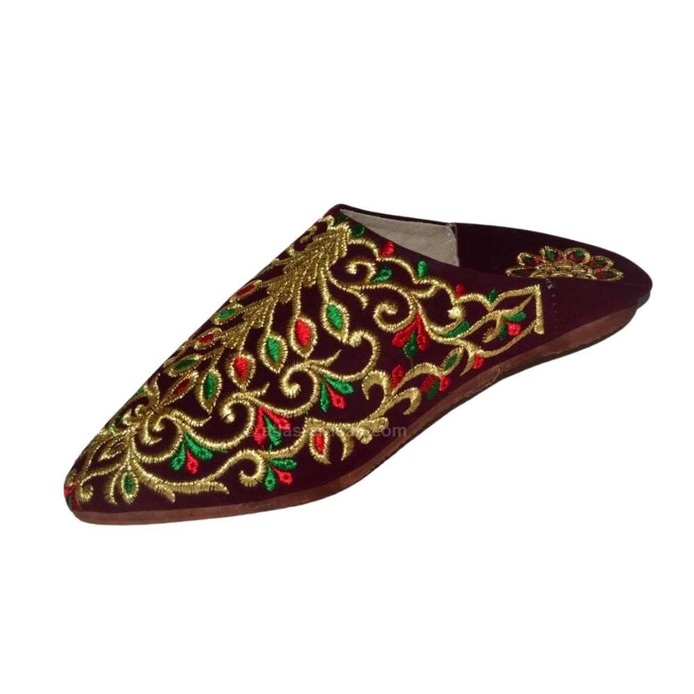 Fassi leather slippers for women with traditional Moroccan embroidery and soft protective inner lining
