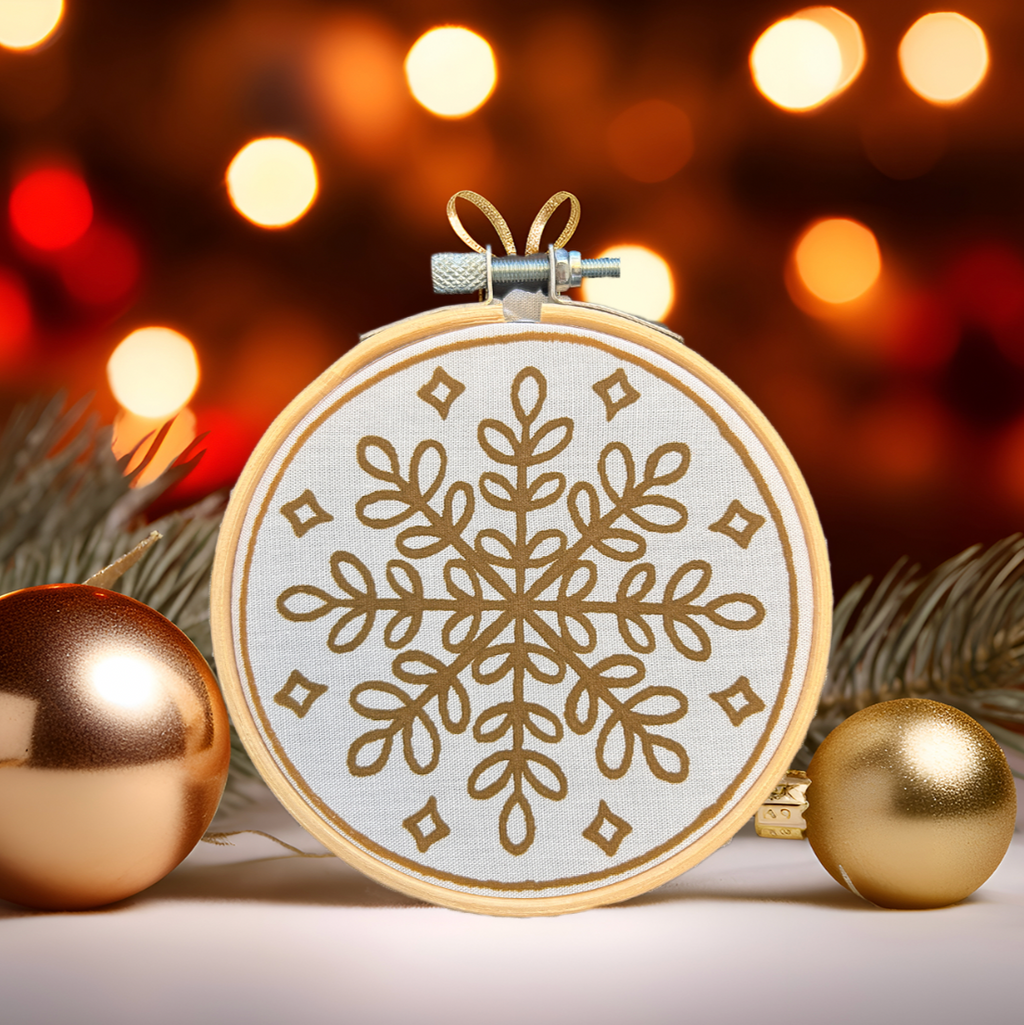 Winter snowflake mini batik craft kit with pre-waxed fabric and 10cm wooden display ring — view 2