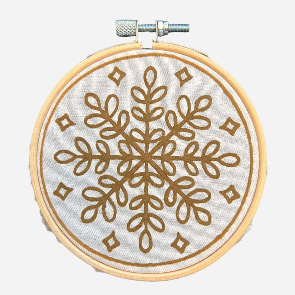 Winter snowflake mini batik craft kit with pre-waxed fabric and 10cm wooden display ring — view 3