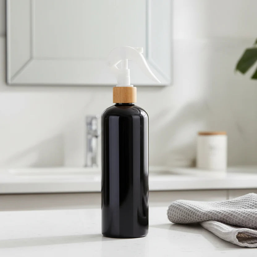 Black frosted 500ml spray bottle with white trigger for refillable cleaning solutions and plant misting — view 2