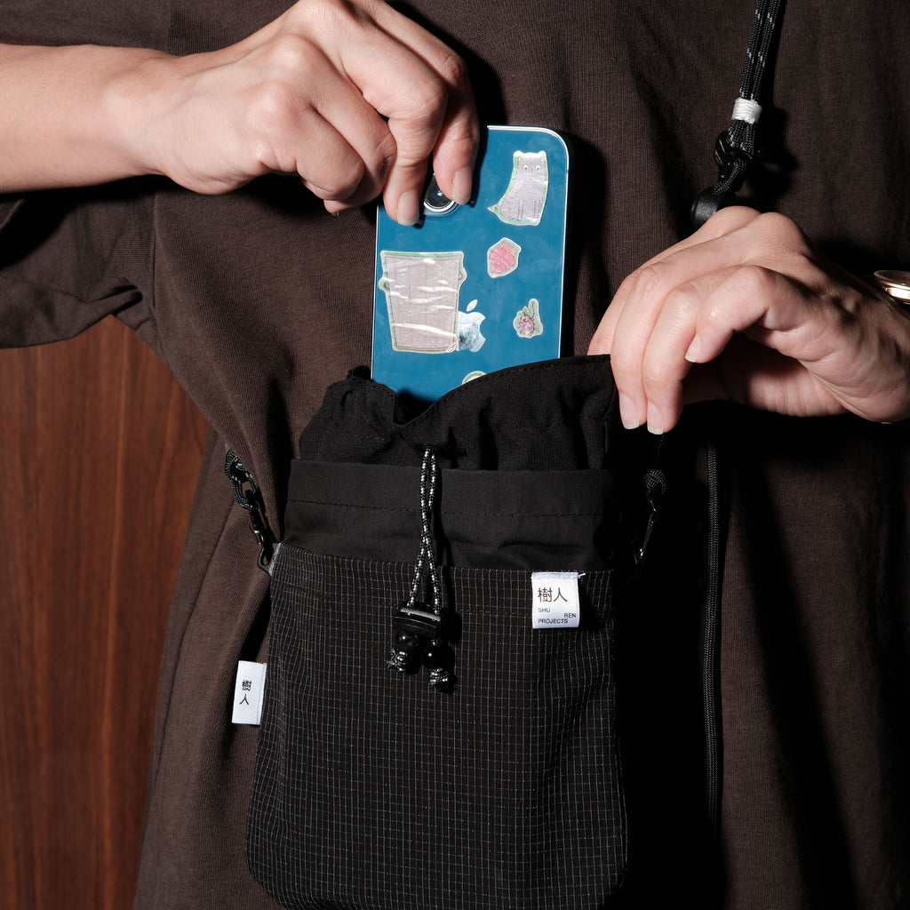 Storm Kin Pouch / Black - Water Resistant-2