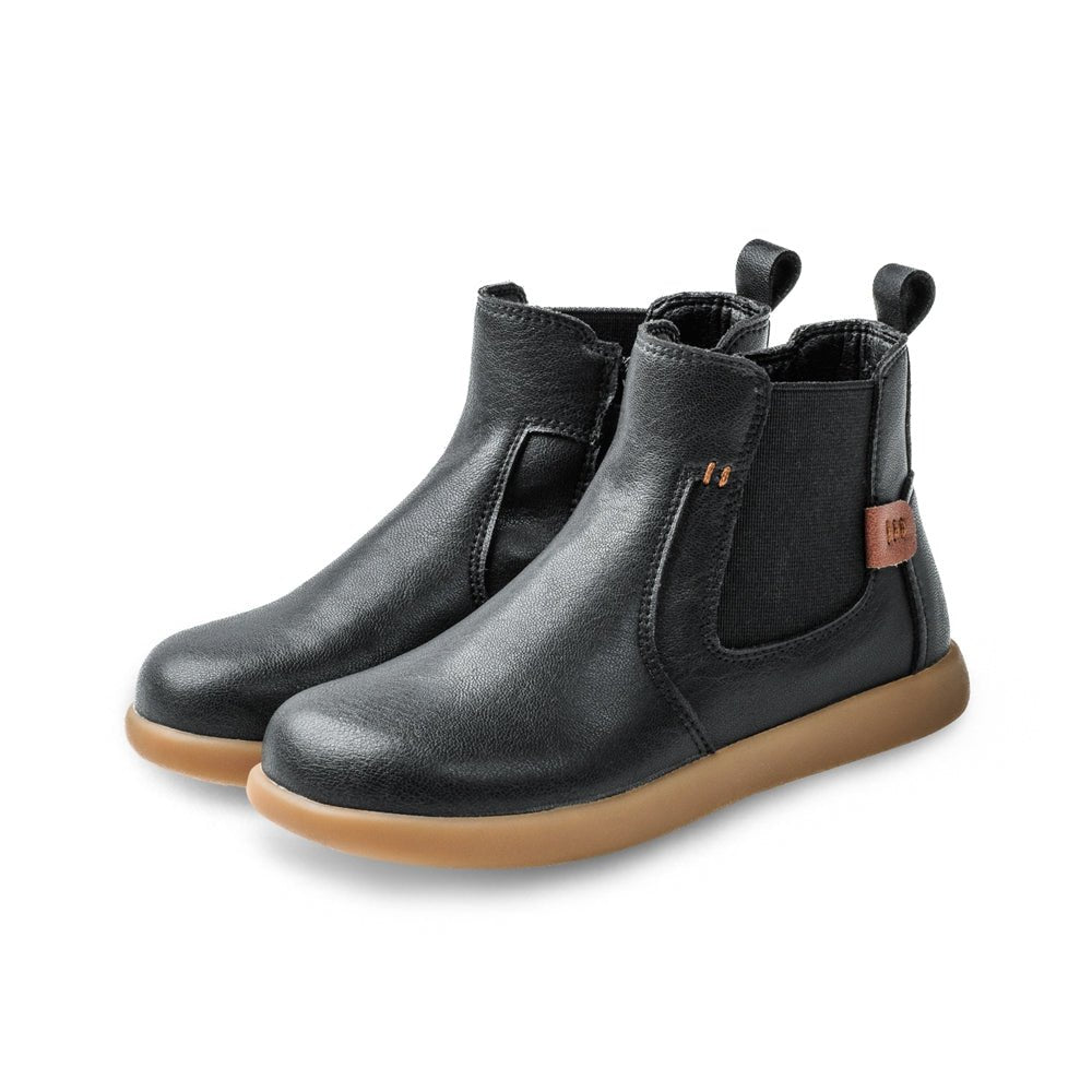 Waterproof kids Chelsea boots in high cut non slip design for winter protection and outdoor play — view 2