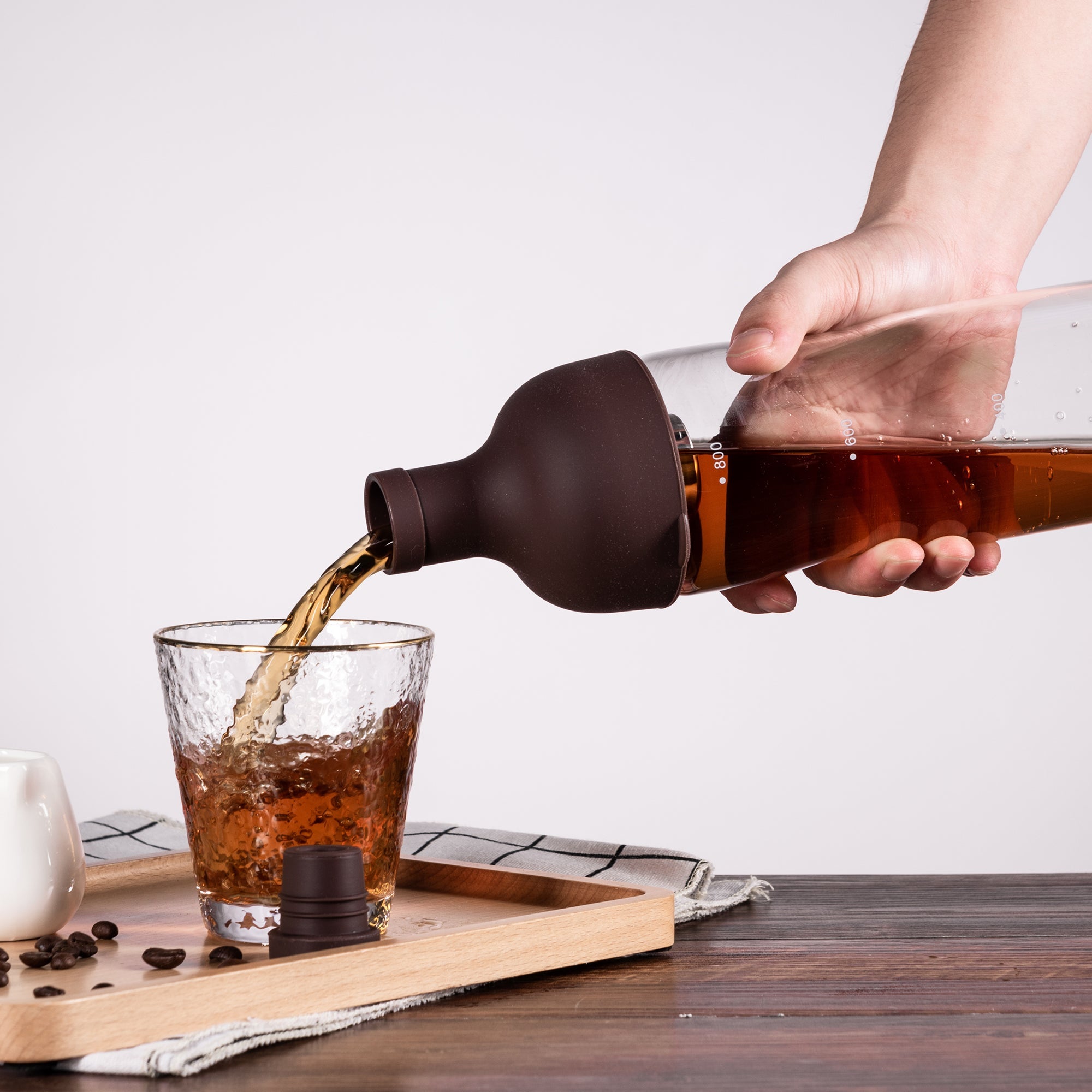 Elegant glass coffee pot with filter and comfortable handle for cold brew and pour-over coffee. — view 2
