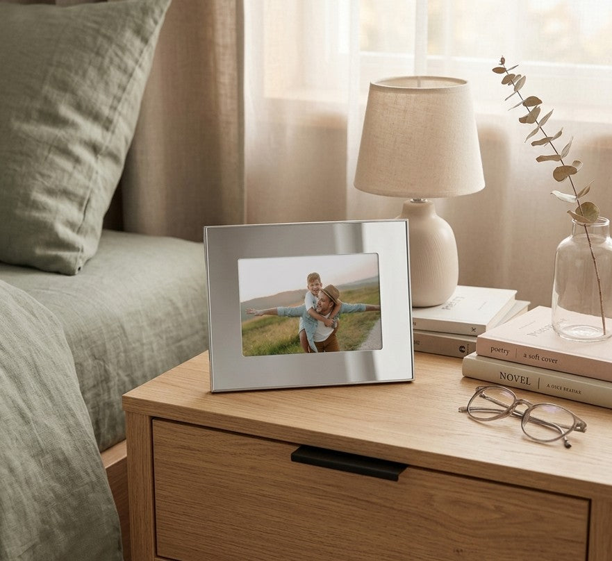Silver nickel plated Cambridge 4x6 photo frame with a wide plain border for personalized engraving — view 5
