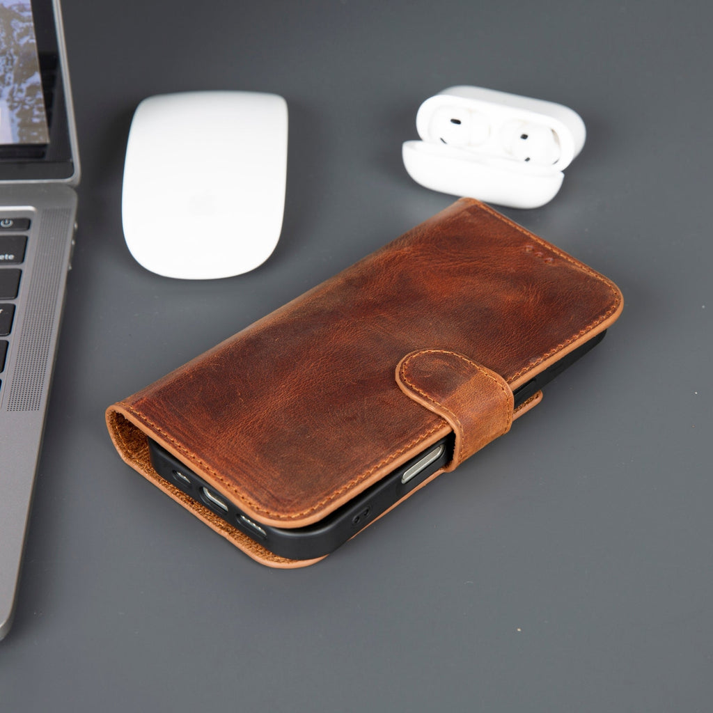 Premium full-grain leather iPhone 17 wallet case with detachable MagSafe cover and card slots. — view 4