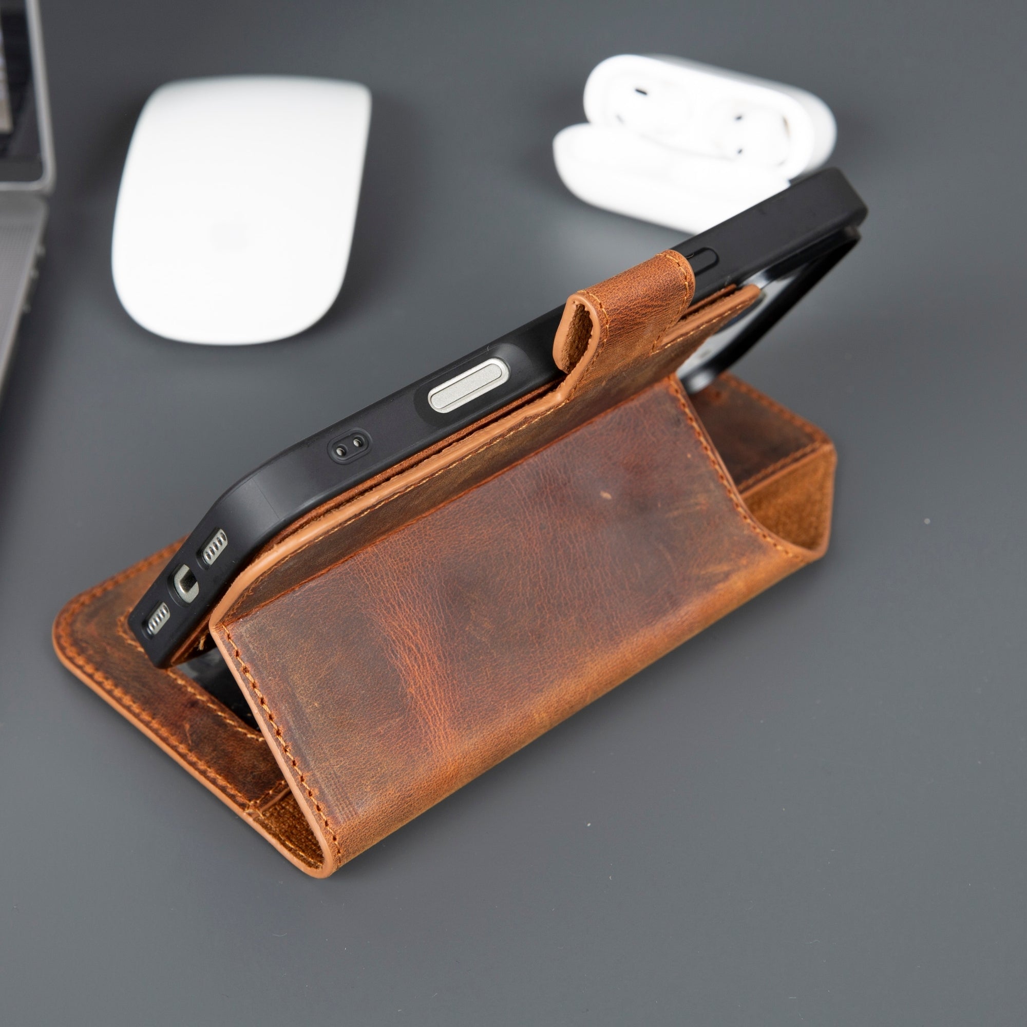 Premium full-grain leather iPhone 17 wallet case with detachable MagSafe cover and card slots. — view 5