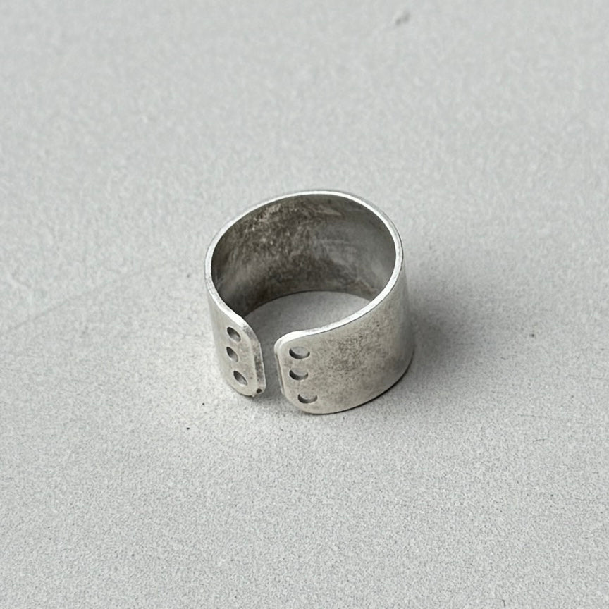Circle Cutout Silver Band Ring-1