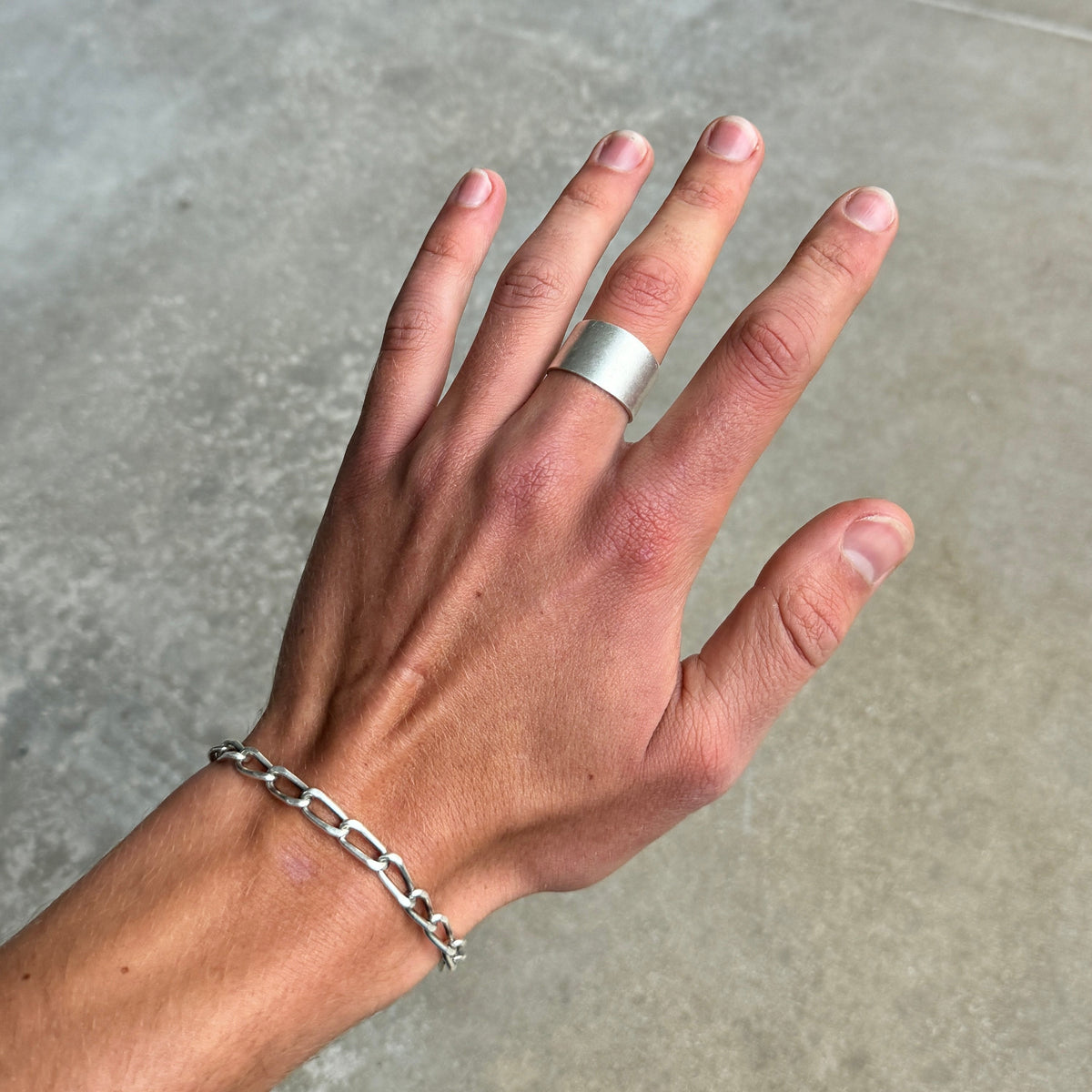 Circle Cutout Silver Band Ring-2