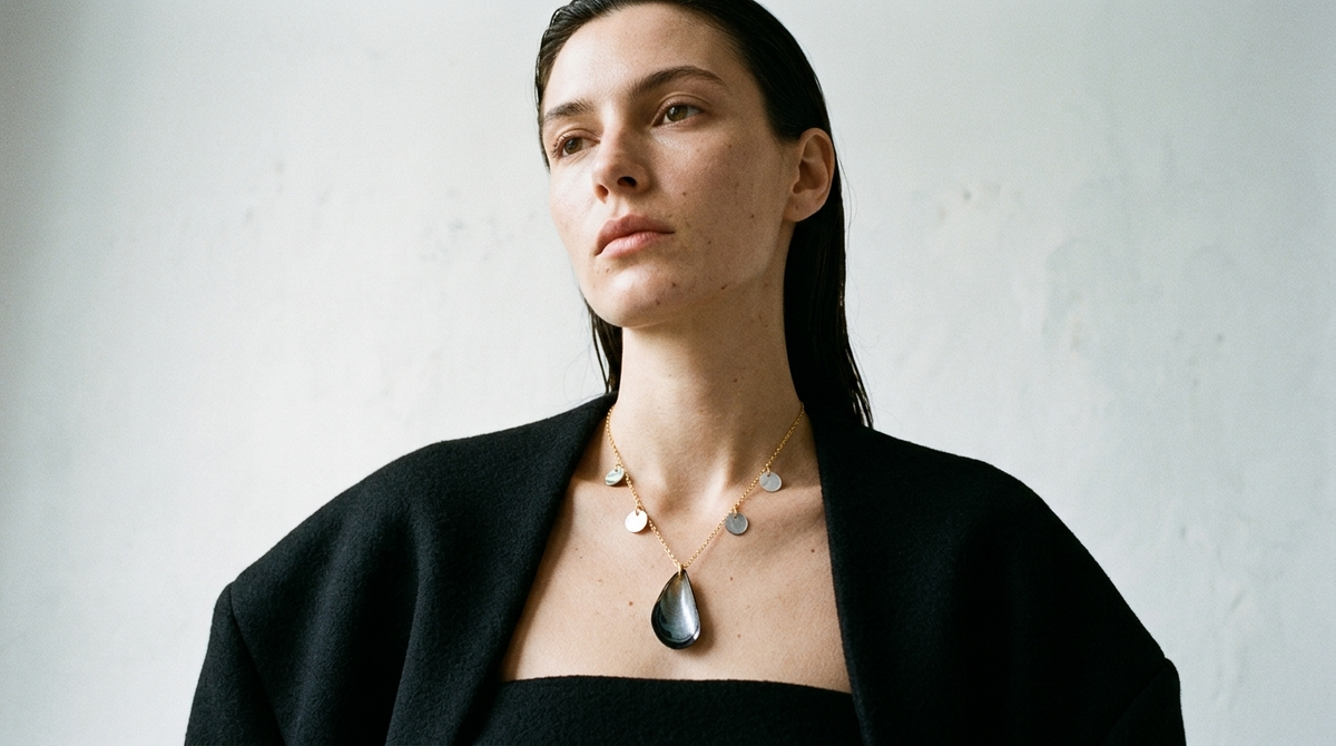 Mother of Pearl Pendant Necklace-1
