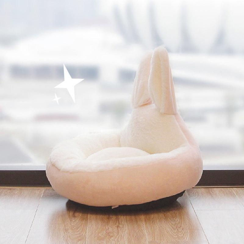 Cozy Haven all-season pet nest in plush cloth material for cats and small dogs