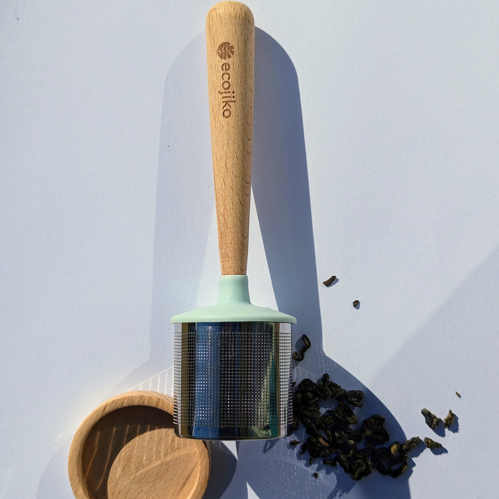 Stainless steel loose leaf tea strainer with beech wood handle and matching wooden drip tray. — view 5