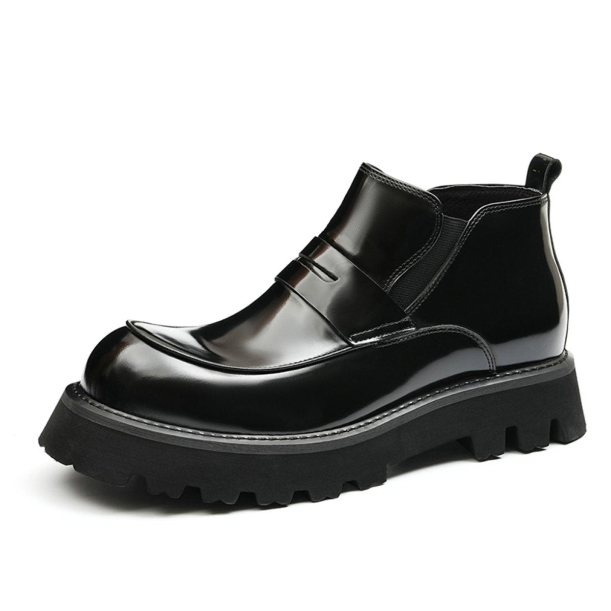 Glossy calfskin leather men's Chelsea boots with refined toe and elastic side panels — view 2