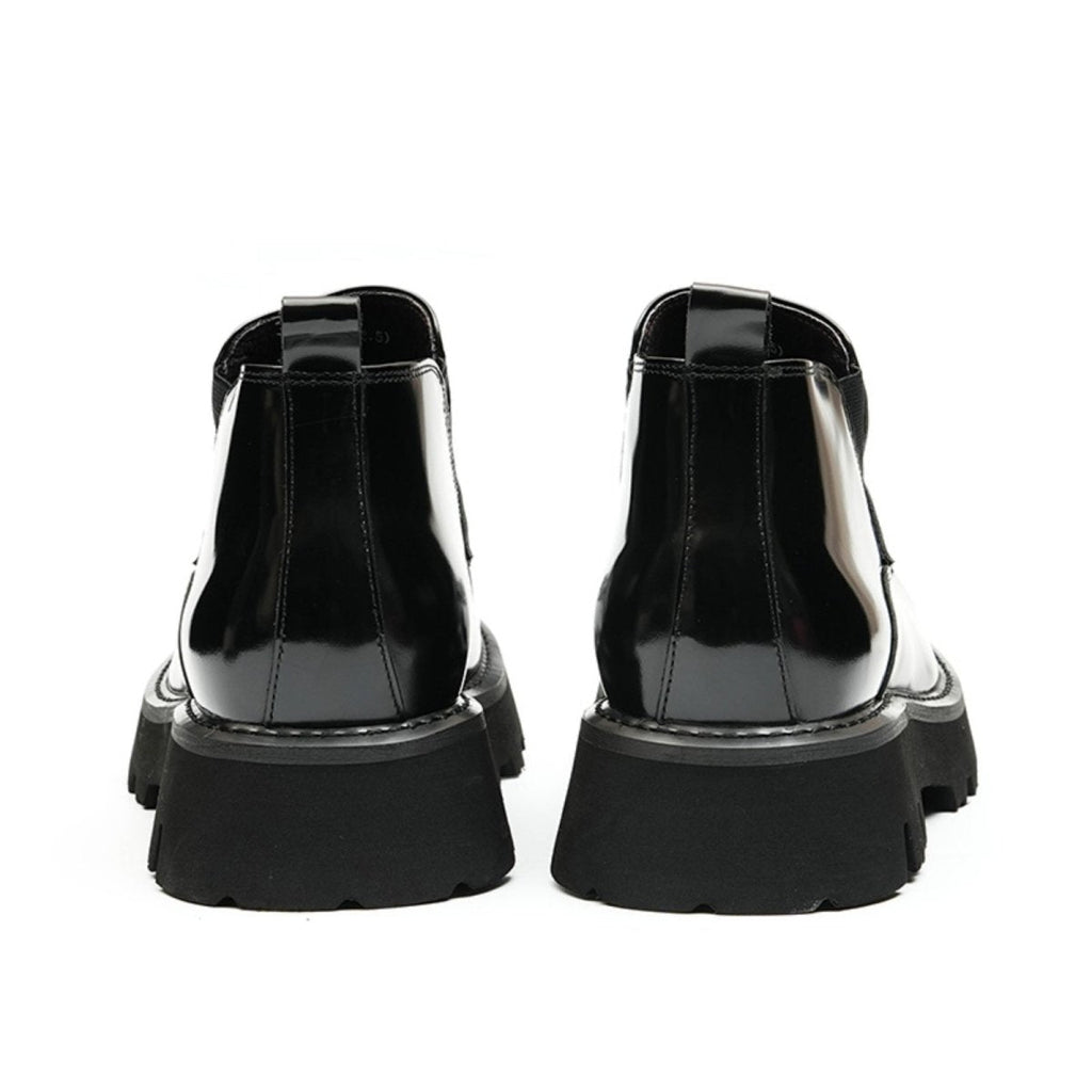 Glossy calfskin leather men's Chelsea boots with refined toe and elastic side panels — view 5