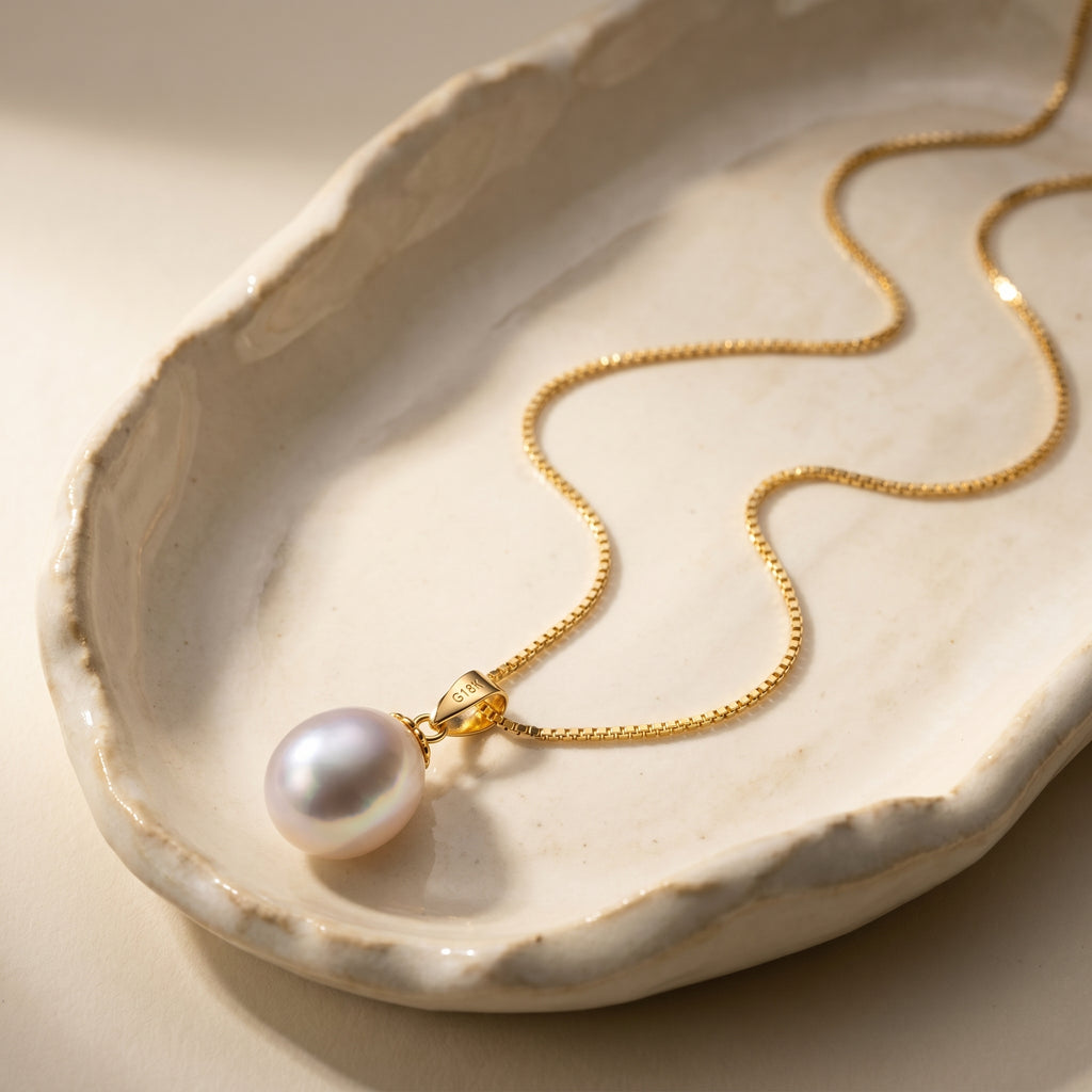 Freshwater pearl pendant necklace in 18K gold plated 925 sterling silver