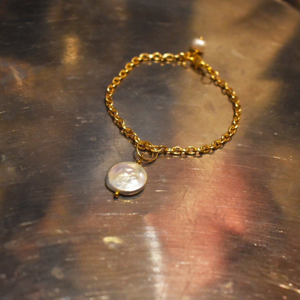 Simple coin pearl on a delicate gold plated chain adjustable bracelet and anklet jewelry piece — view 5