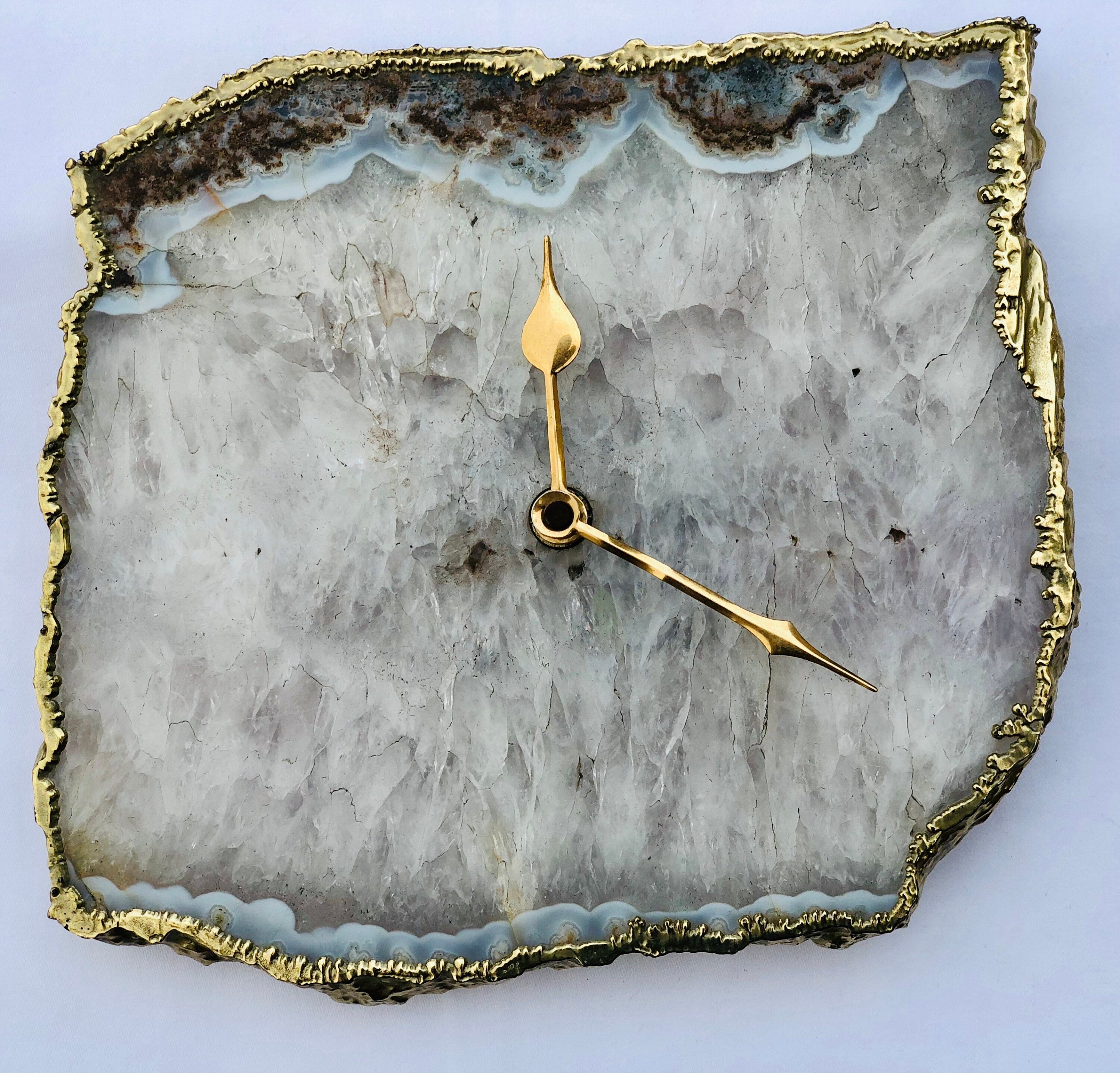 Grey agate wall and desk clock with gold electroplated edges and brass hands. — view 3