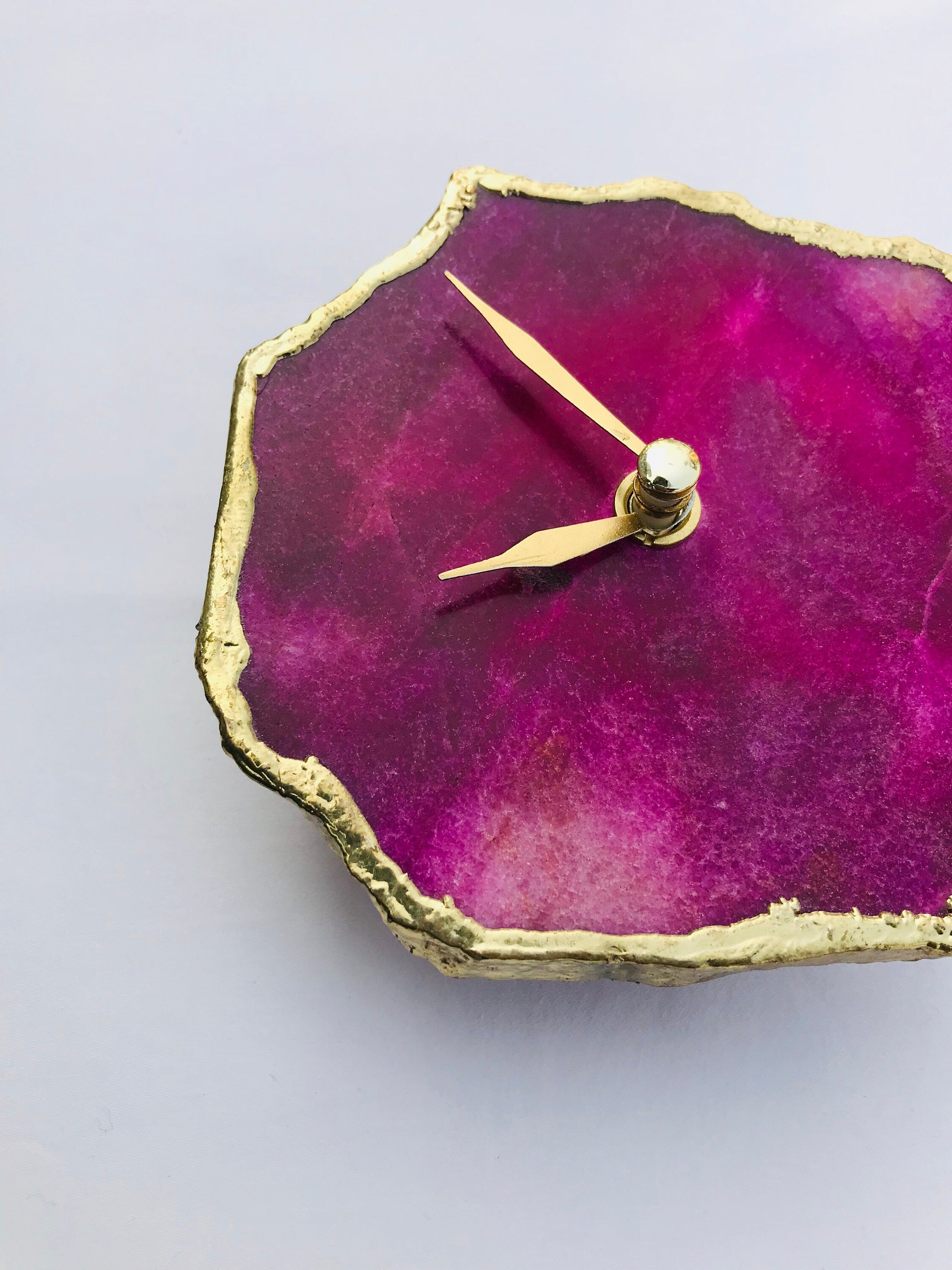 Magenta agate aventurine desk clock with gold electroplated edges and modern brass hands — view 3
