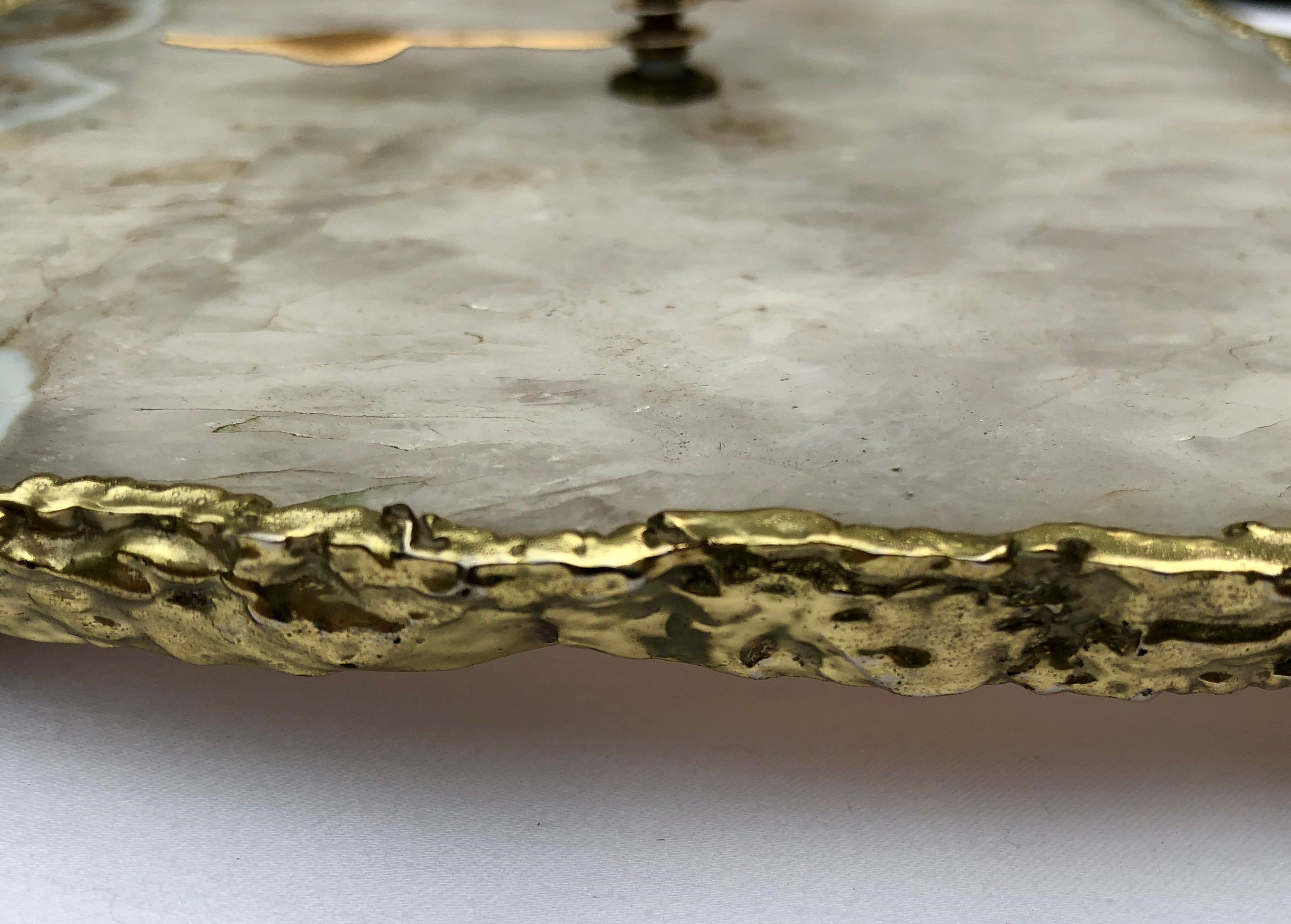 Grey agate wall and desk clock with gold electroplated edges and brass hands. — view 5