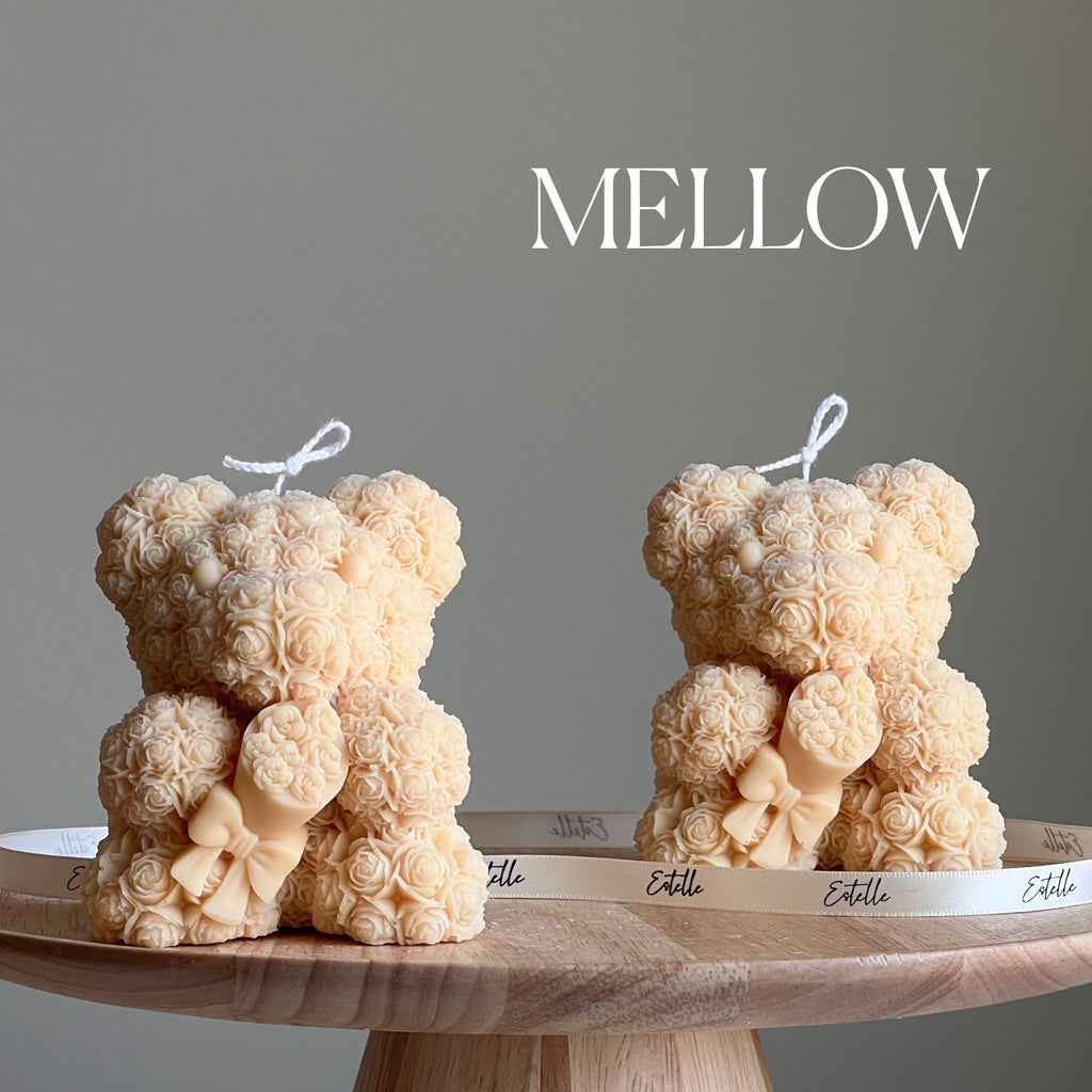 Sculptural teddy bear bouquet candle made from natural soy wax for aesthetic home decor — view 4