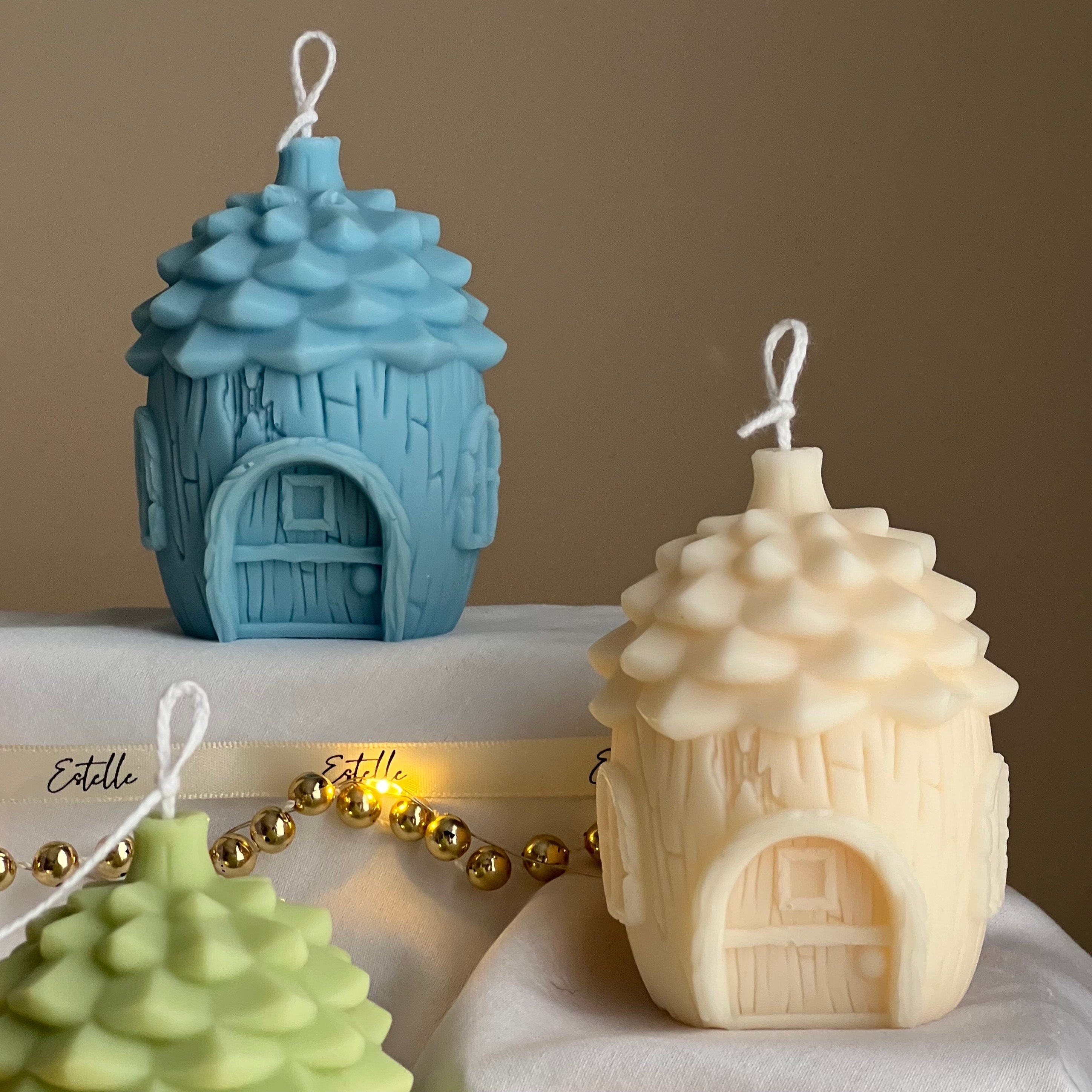 Handmade soy wax pine cone house candle for winter holiday and festive Christmas home decoration — view 4