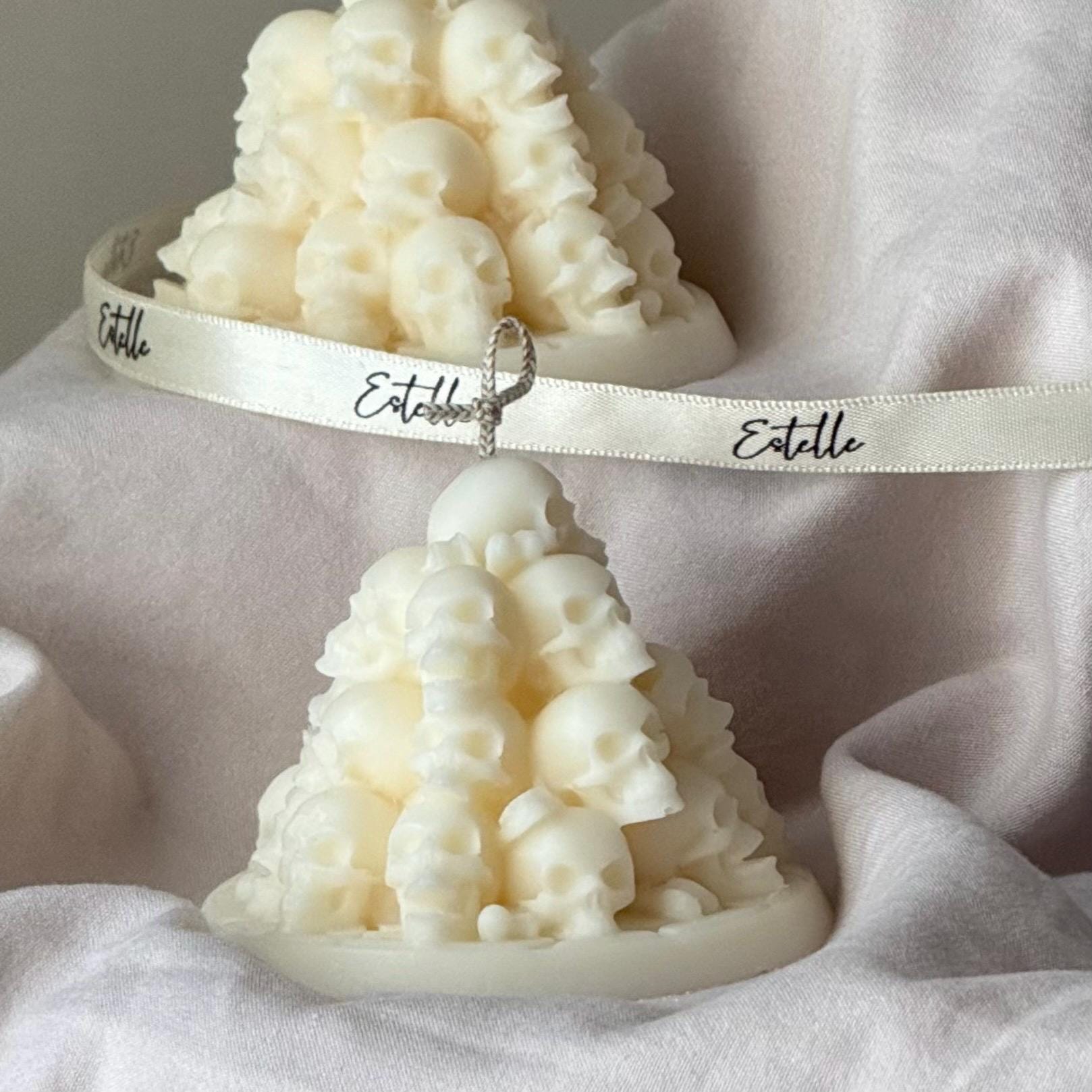Handmade skull mountain candle made of sustainable soy wax for spooky autumn and Halloween home decor — view 2