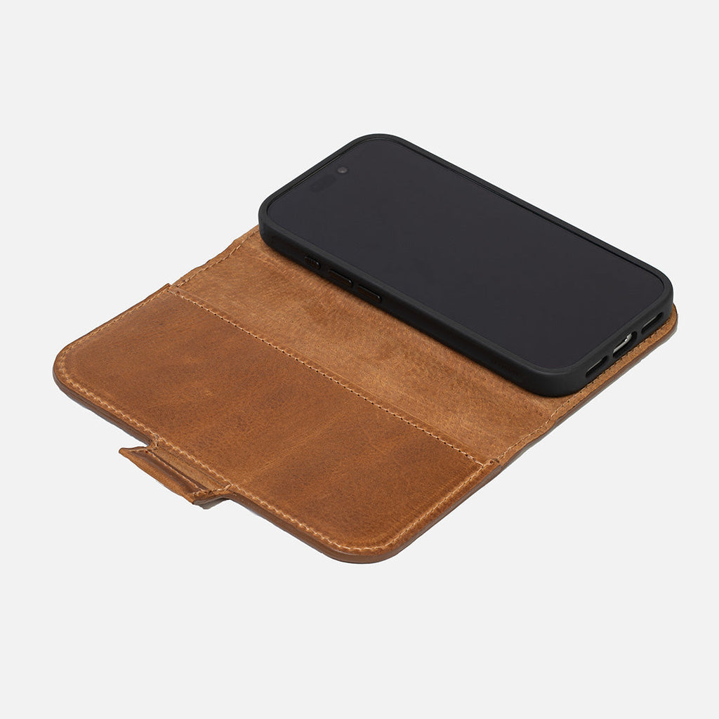 Full grain Italian leather MagSafe folio case for iPhone 17 featuring a minimalist wallet interior — view 3