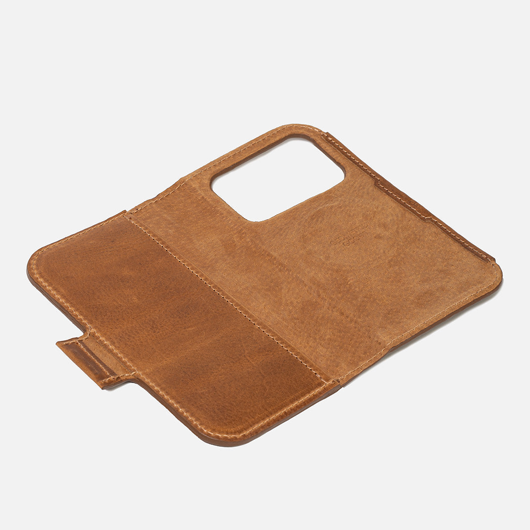 Full grain Italian leather MagSafe folio case for iPhone 17 featuring a minimalist wallet interior — view 2