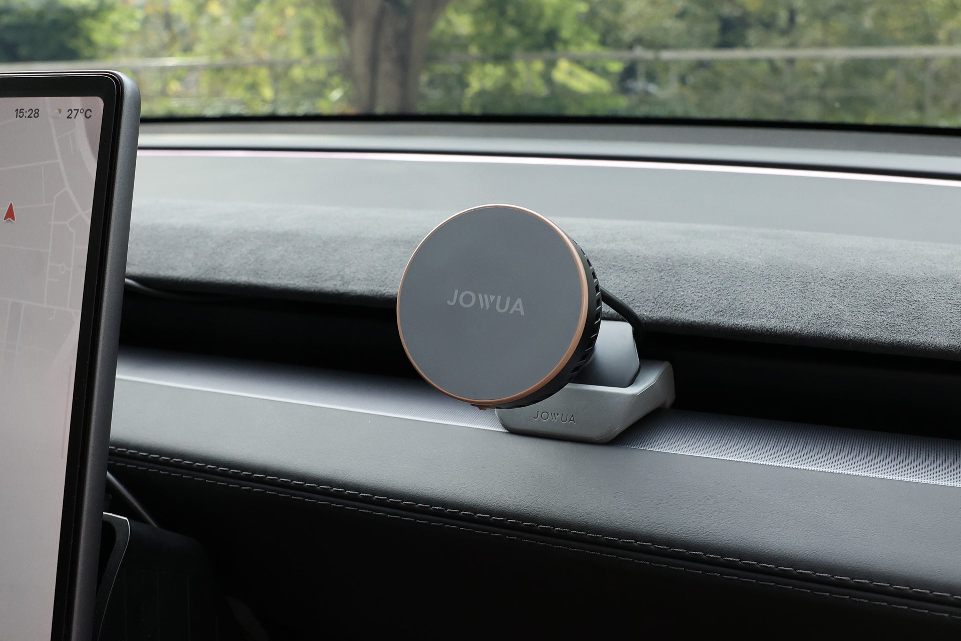 Active cooling MagSafe car phone mount on air vent with premium silicone base and modern design — view 4