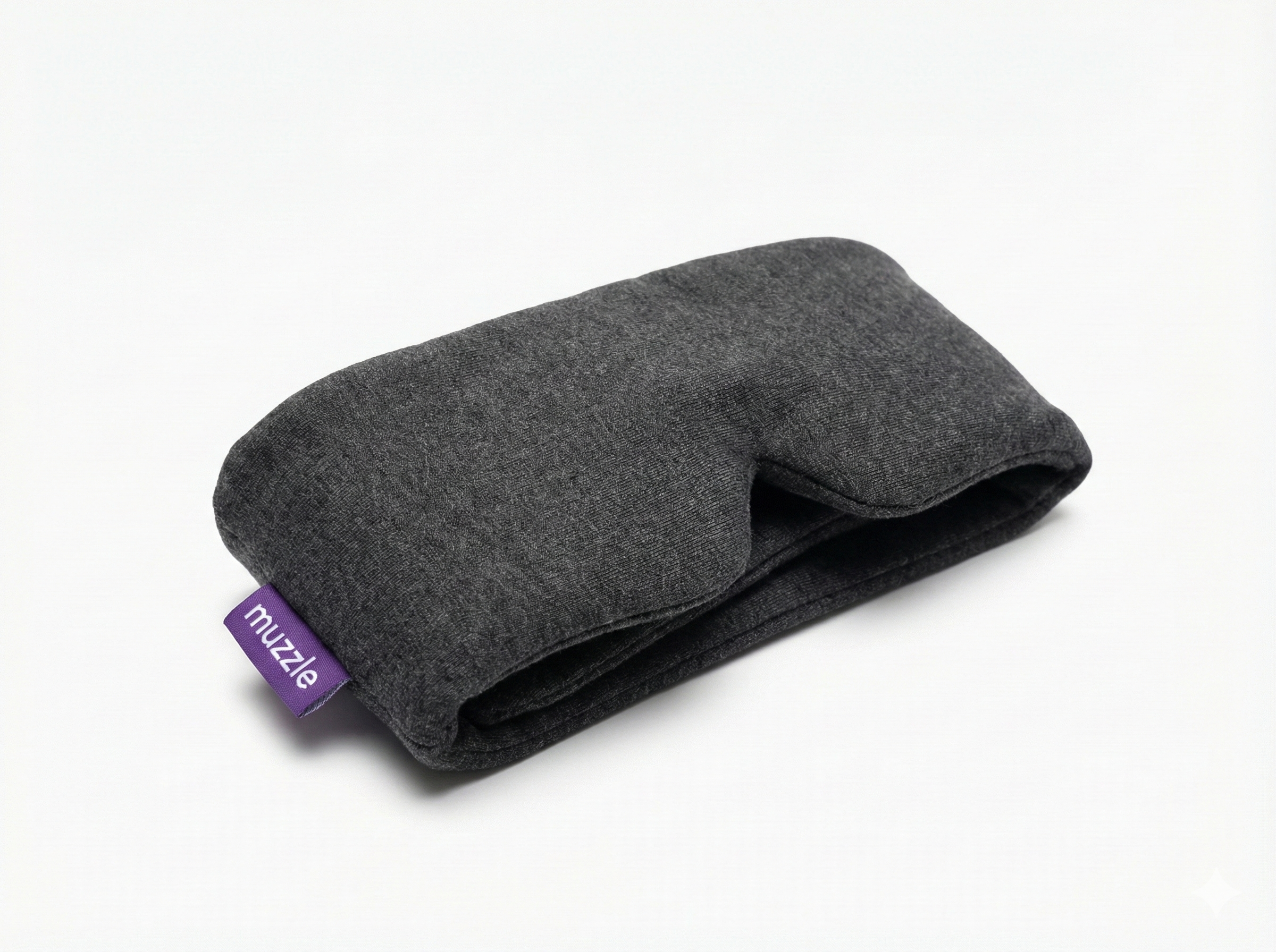 Plush black Muzzle Cerrene sleep mask made of breathable cotton for total blackout relaxation — view 2
