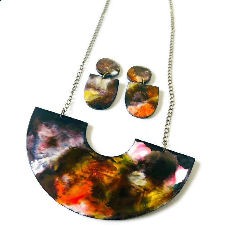 Abstract Statement Necklace with U Shaped Design-5