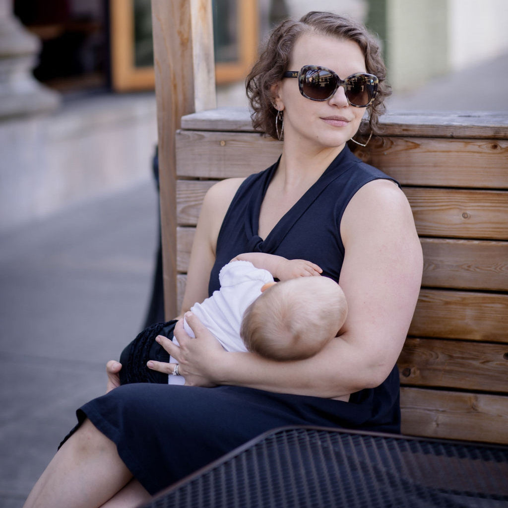 Organic cotton Olivia nursing dress with discreet lift-up breastfeeding access and functional side pockets