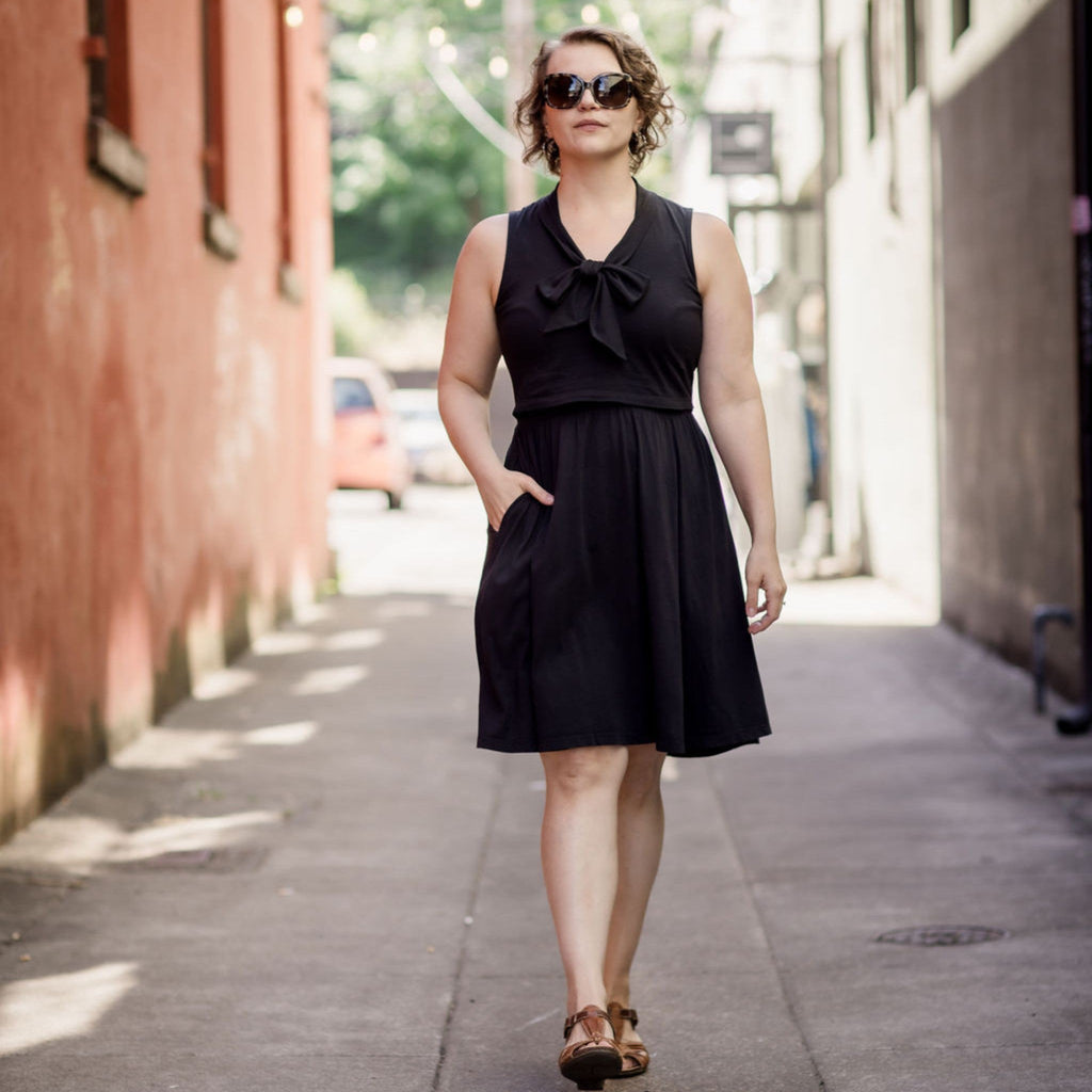 Organic cotton Olivia nursing dress with discreet lift-up breastfeeding access and functional side pockets — view 3