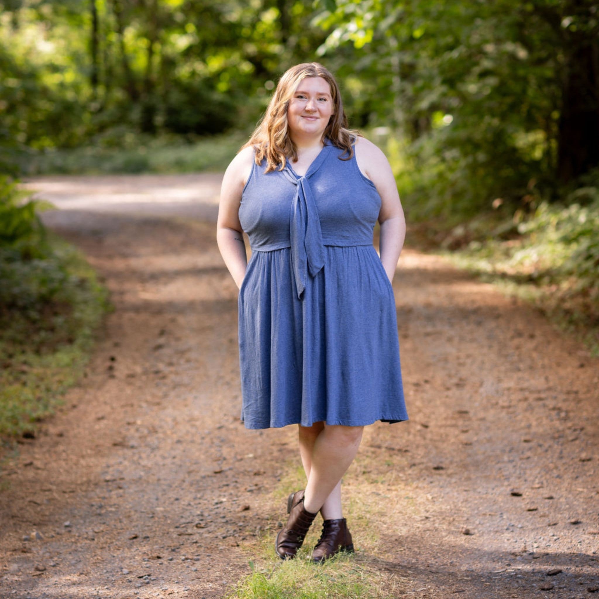 Organic cotton Olivia nursing dress with discreet lift-up breastfeeding access and functional side pockets — view 5