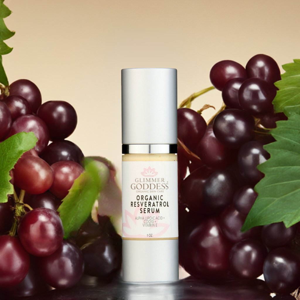Organic resveratrol face serum in a modern airless pump bottle for instant firming and anti-aging skincare — view 3