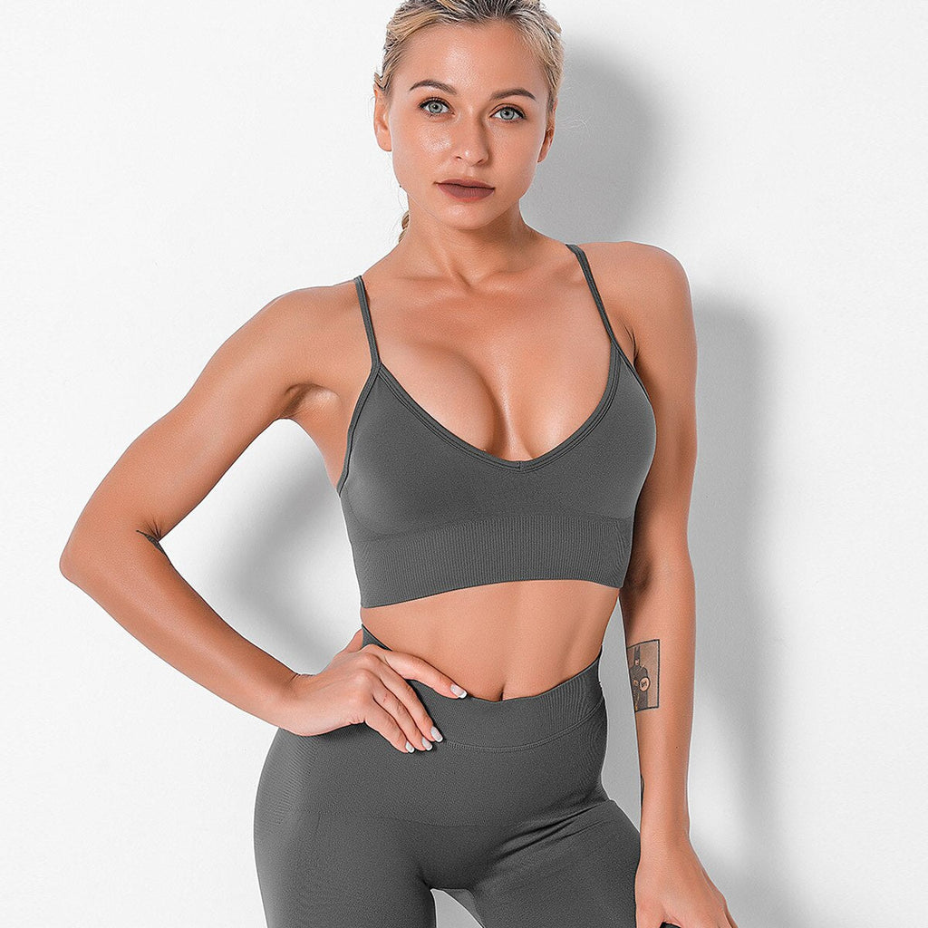 Seamless push-up sports bra crop top with beauty back design in solid colors for running. — view 3