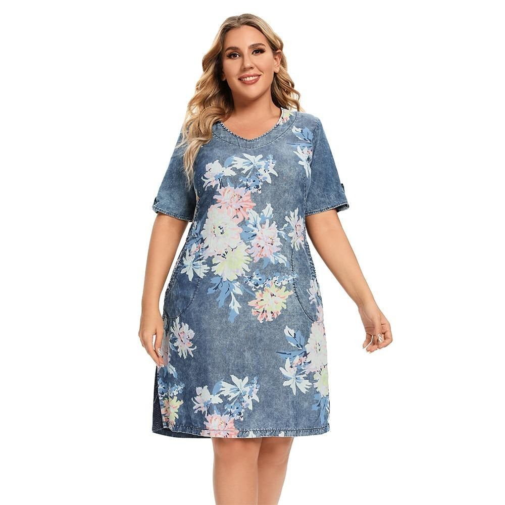 Womens plus size knee length woven denim dress with short sleeves and floral print — view 4