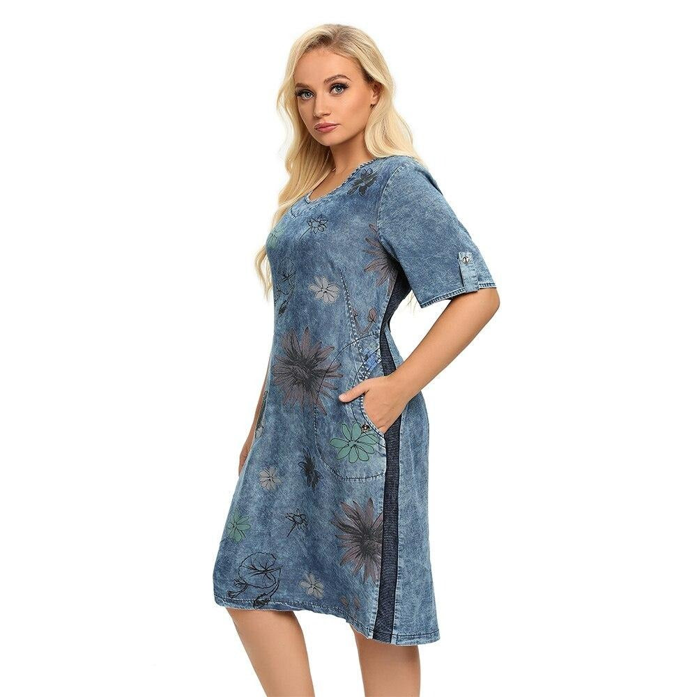 Women's plus size blue floral printed short sleeve knee-length denim sheath dress with V-neck — view 4