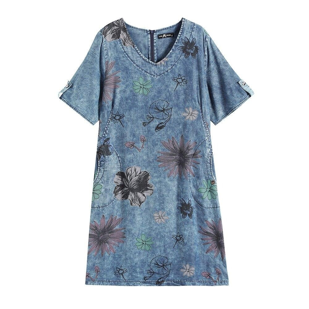 Women's plus size blue floral printed short sleeve knee-length denim sheath dress with V-neck